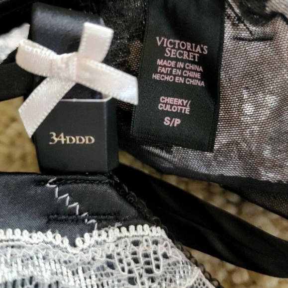Victoria's Secret Black Lace Bra Panty Set NEW! - Picture 6 of 7